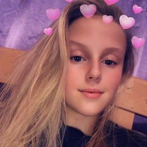 Meet your Posher, Kayla